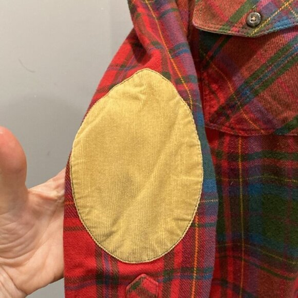 Roots red and green plaid button-down shirt Size Medium - Picture 11 of 16